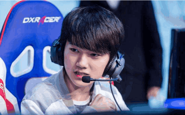 传闻：Riot Games考虑允许教练在比赛期间与玩家沟通