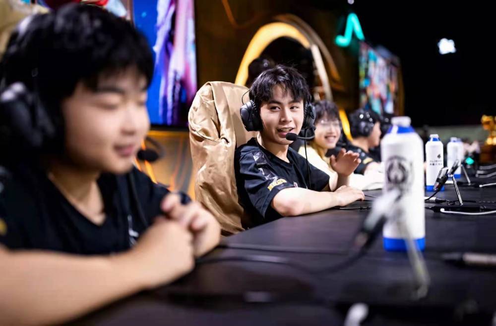 Doggo 宣布他将前往 LCP 赛区参赛